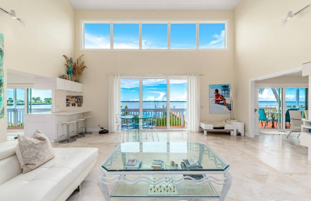 1470 SE Macarthur Boulevard