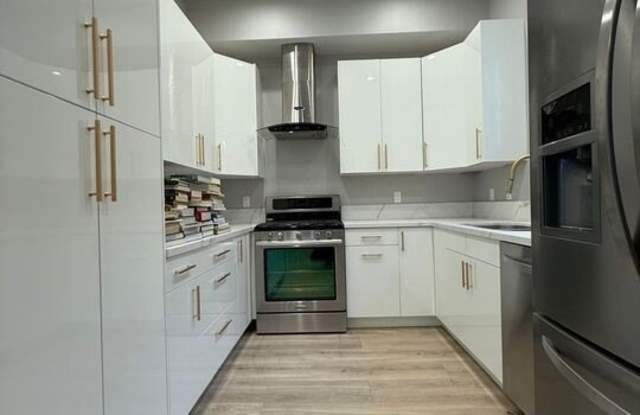 10605 Owensmouth Ave