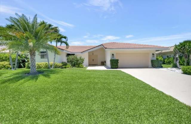 902 Foxpointe Circle