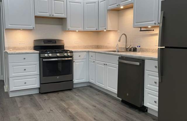 930 W 35th