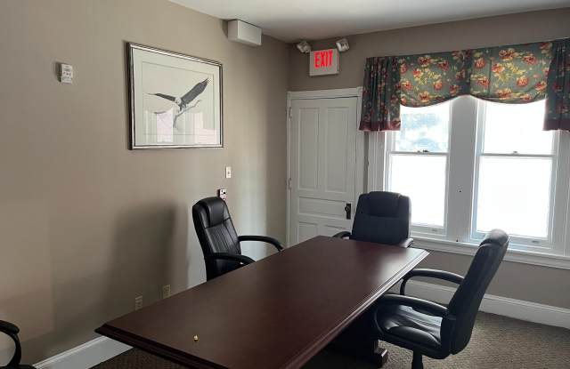 27 S DARLINGTON Street