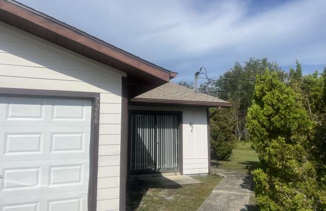 7266 Pond Cir