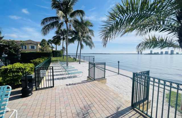 1050 LAKE SHORE DRIVE #105 - 1