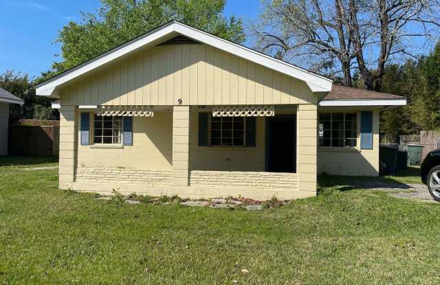 3 bedroom 1 bathroom home for rent! - 9 Briarcliff Drive, Charleston, SC 29407