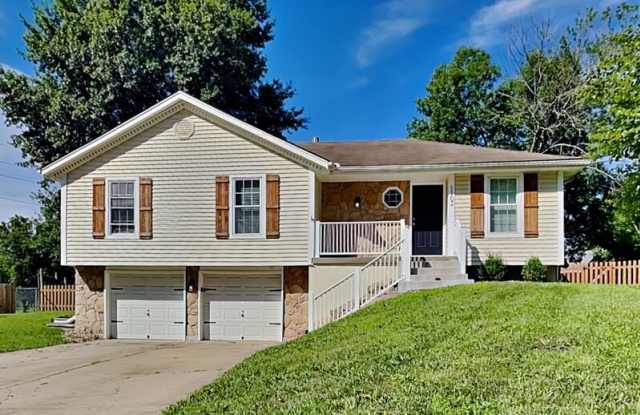 Photo of 1102 NE Richardson Pl