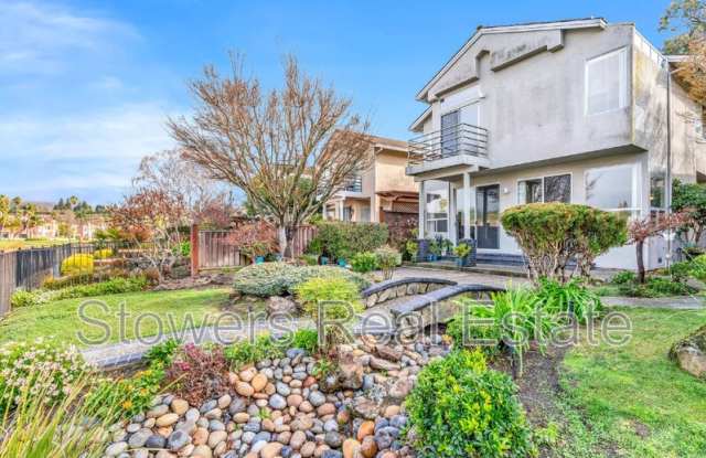 5210 East Lakeshore Drive