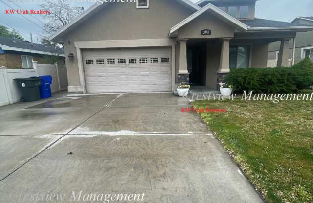 Charming 3 Bed, 2 Bath Home in South Salt Lake!