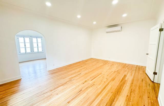 1540 East Wilson Avenue - B