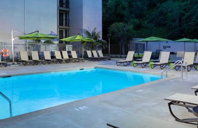 Eaves Los Feliz Los Angeles Ca Apartments For Rent