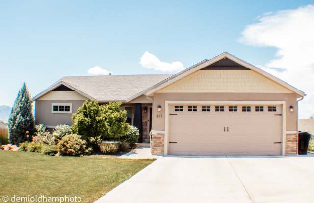 511 S 700 E - 511 South 700 East, Smithfield, UT 84335