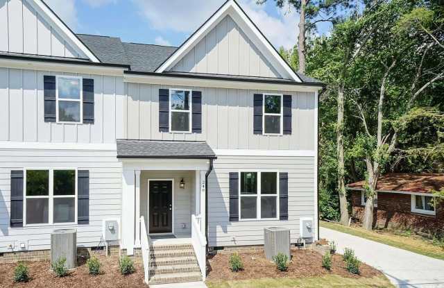 Room in 4 Bedroom Townhome at 252 W Vance St photos photos