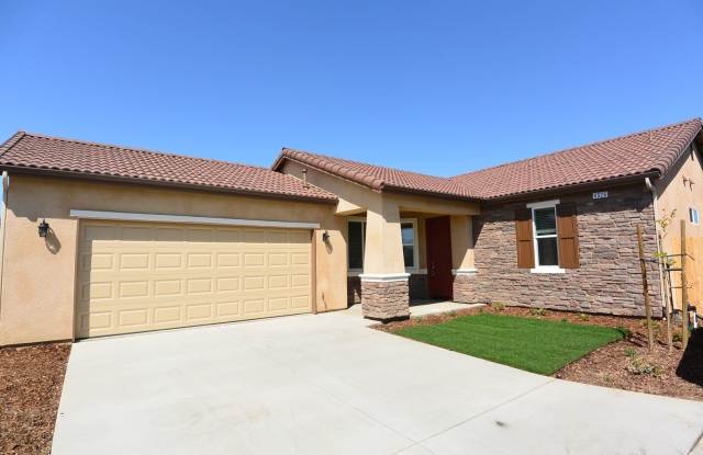 Photo of Newer northwest Visalia home in Ashton Park Gated Community
