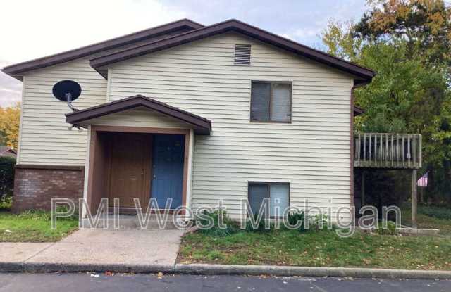 Photo of 6087 In The Pines Dr SE