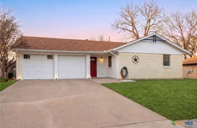 211 E Hogan Drive