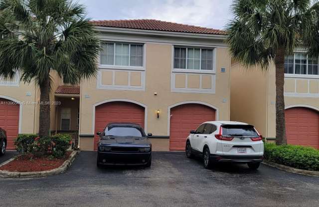 2439 Centergate Dr