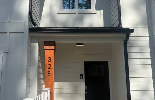 BRAND NEW TOWNHOME w/ Garage Parking