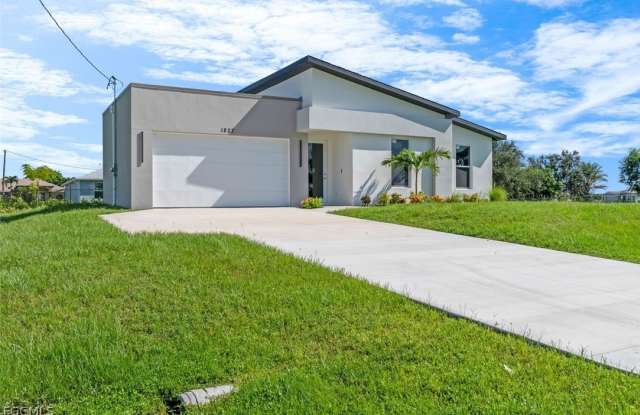 1827 EMBERS Parkway W