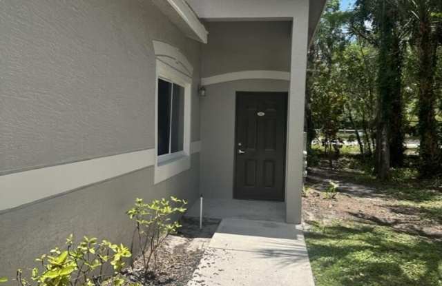 220 Crestwood Circle