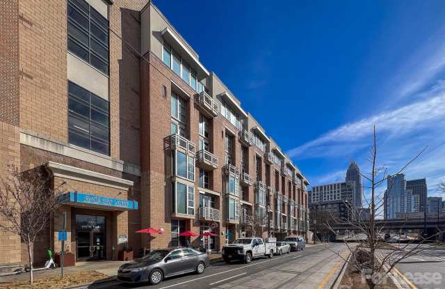 710 W Trade Street unit: 312