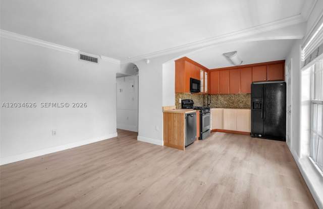 3245 Virginia St