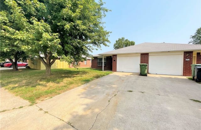 2219  W Roselawn  ST - 2219 West Roselawn Street, Rogers, AR 72756