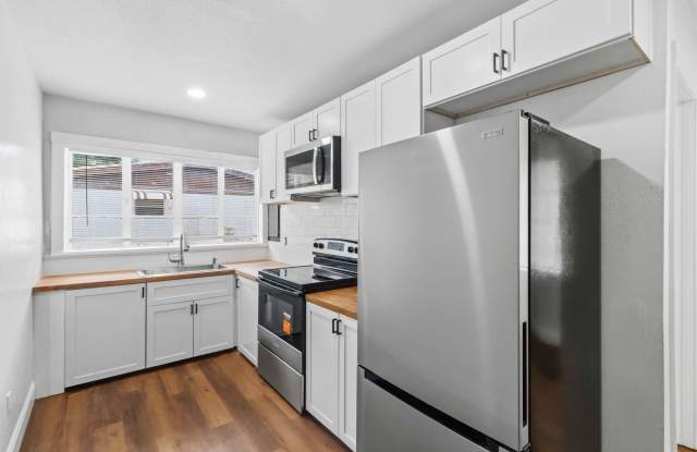 Beautifully Renovated 3/1 Home with Modern Finishes