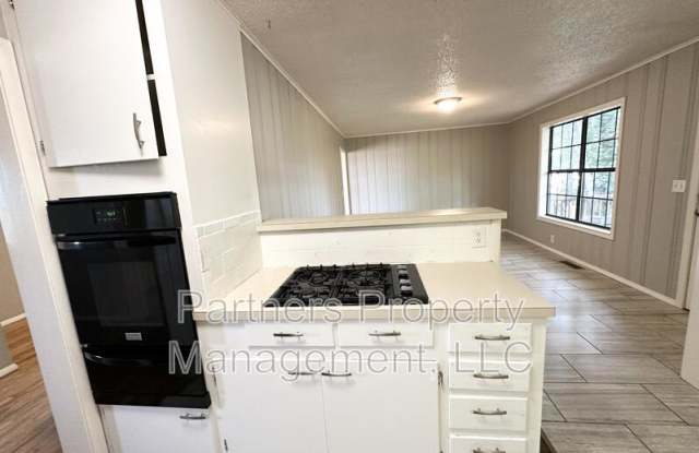 2201 West Deane Street