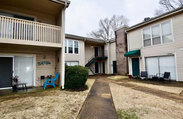 Welcome to 6747 Quail Hollow Ct. Apt.#2, where comfort meets style!