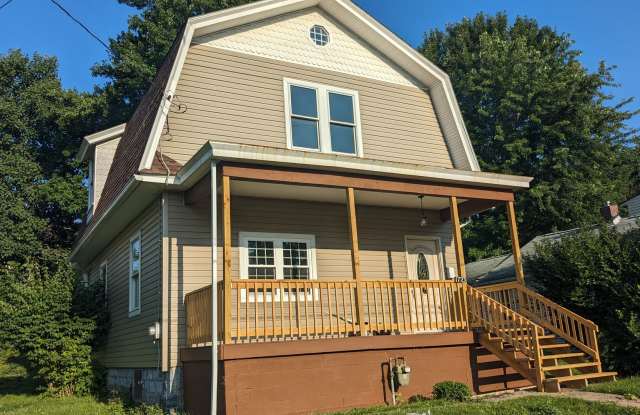 Photo of Updated 3br house!!