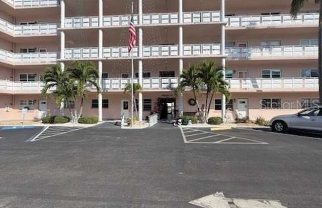 Photo of 6025 Shore Blvd S Apt 610
