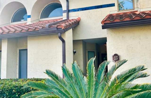 3809 Lavista Cir