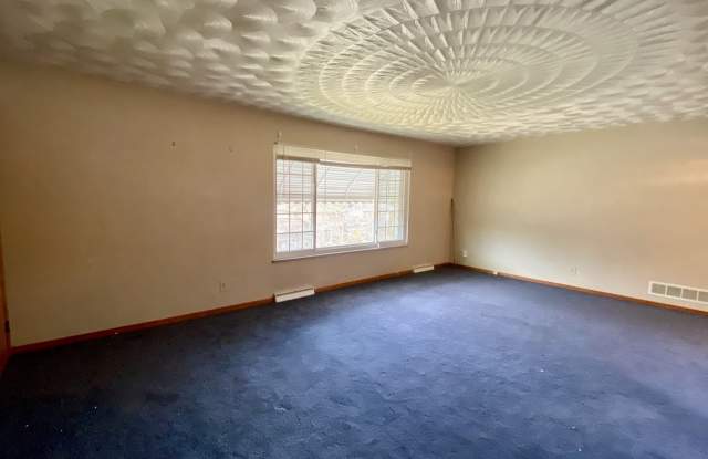 1857-1859 Cromwell Drive - 1859