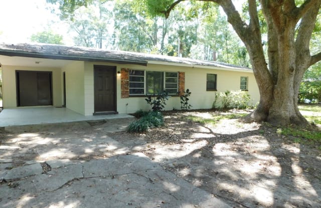 1901 NW 38 TERR - 1901 NW 38th Ter, Gainesville, FL 32605