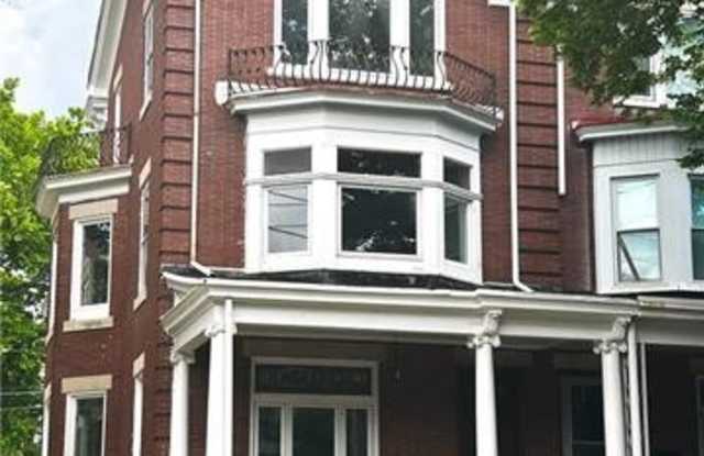 1653 West Linden Street