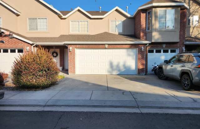 3 Bedroom Townhome in South Jordan!