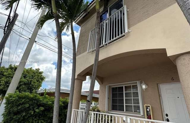 Photo of 425 E 3rd Ave