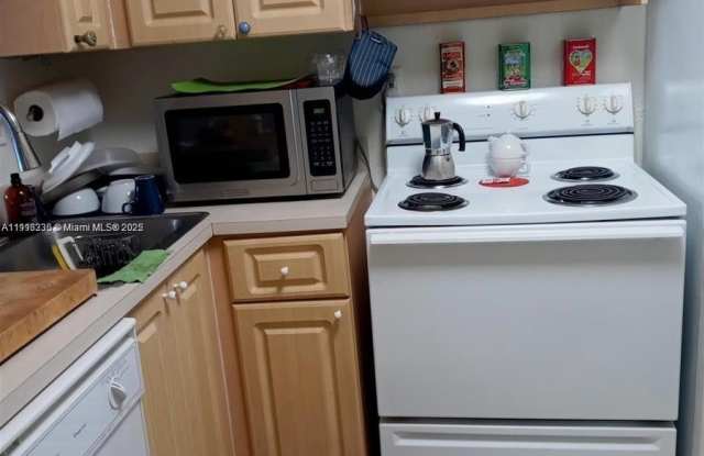 9350 Fontainebleau Blvd