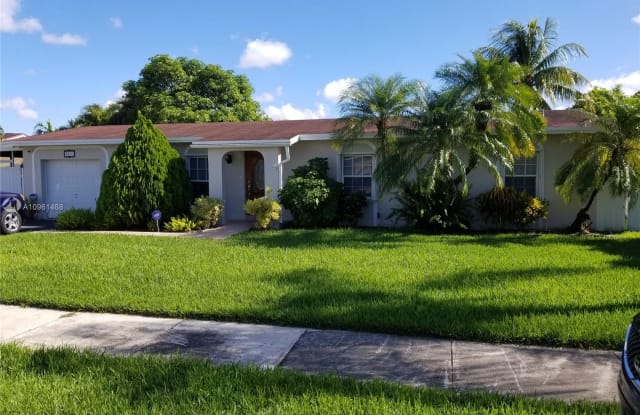 7411 SW 130th Ave - 7411 Southwest 130th Avenue, Kendale Lakes, FL 33183