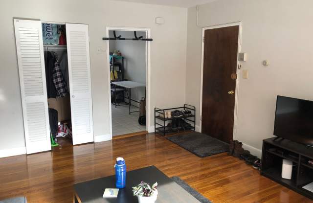 Photo of 2Br/1Bth, Available Sep. 1, 2026. Great for a rommate students. MUST SEE!!