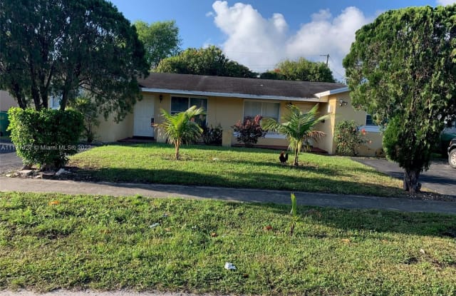 5410 NW 17th St - 5410 Northwest 17th Street, Lauderhill, FL 33313