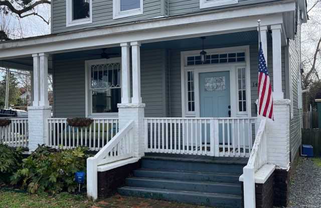 Beautiful remodeled home close to historic district