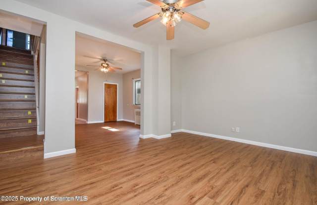 1225 1/2 S Irving Avenue