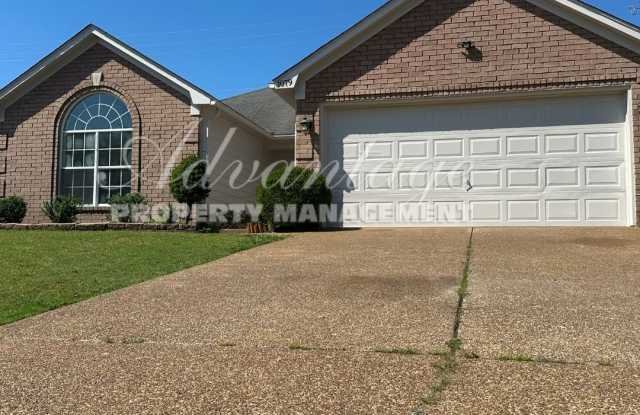 Photo of Spacious Cordova Home-- Move in READY