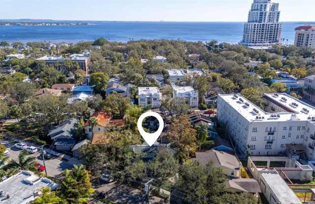 2110 W SOUTHVIEW AVENUE