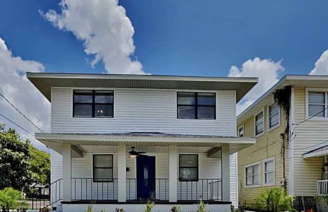 119 W Keyes Ave