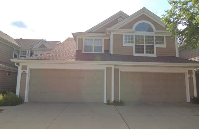 309 Woodstone Circle - 309 Woodstone Circle, Buffalo Grove, IL 60089