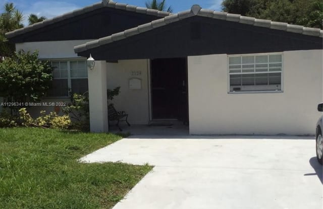 2124 NE 181st St - 2124 NE 181st St, North Miami Beach, FL 33162