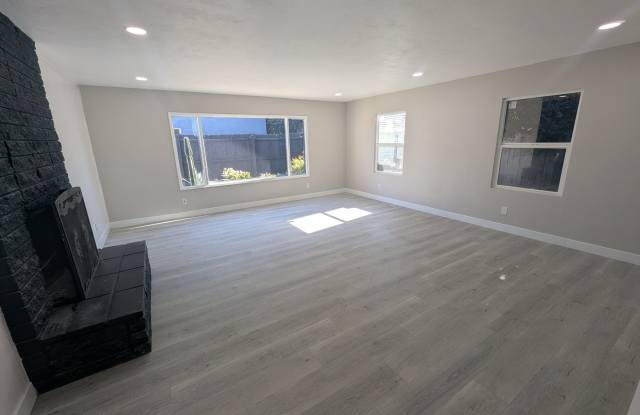 Photo of 3450 Cherokee Avenue - 3450