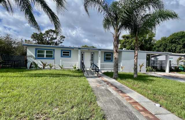 128 SE Prima Vista Boulevard
