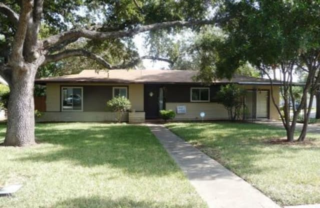 702 Byrnes Dr - 702 Byrnes Drive, San Antonio, TX 78209